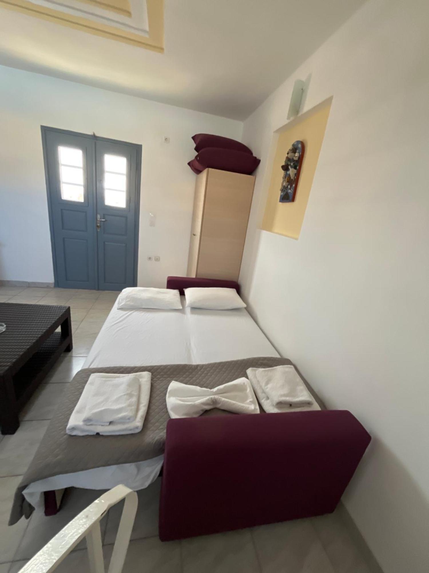 Leon Lux Apartments Perivolos  Exterior photo