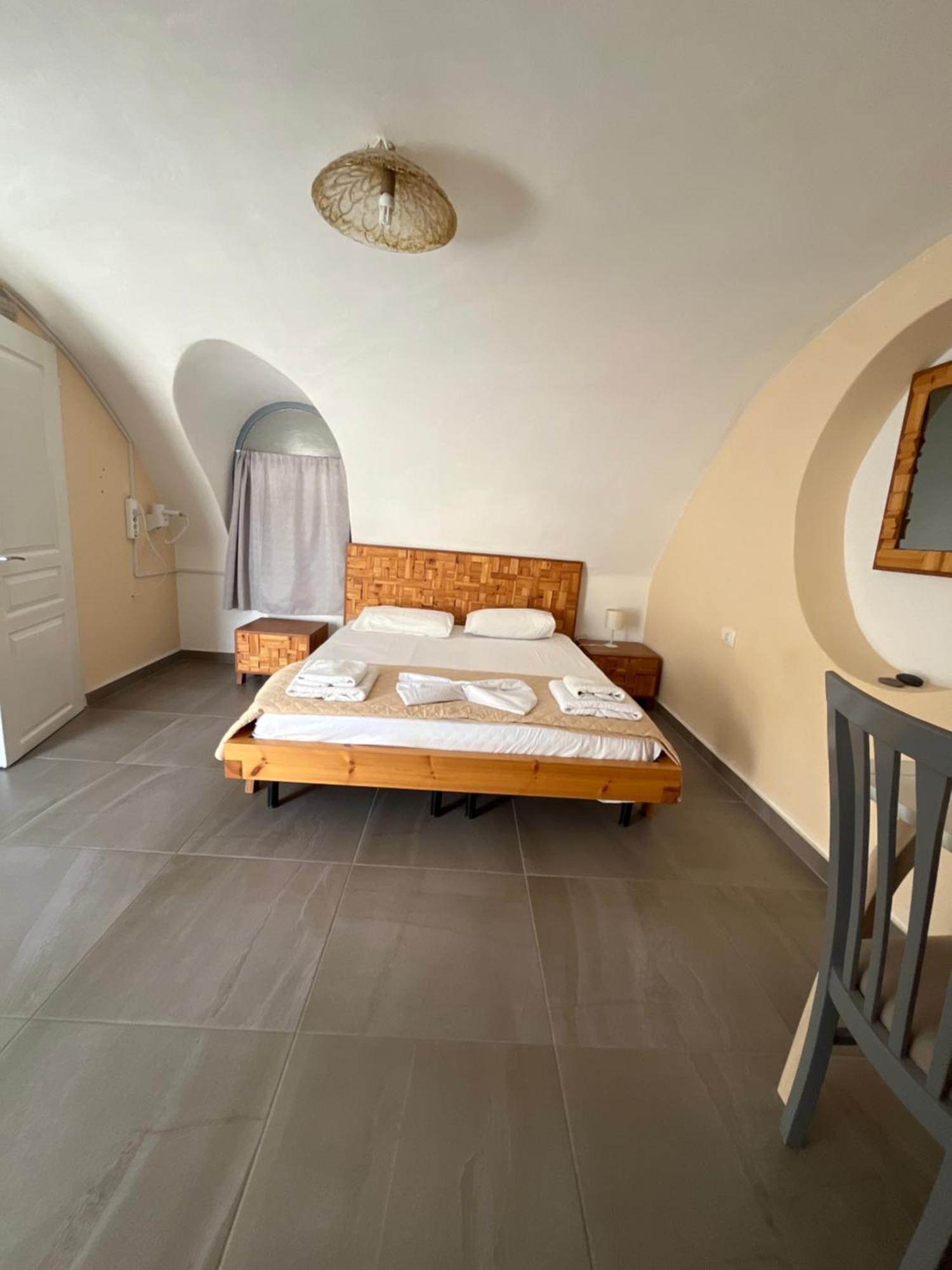Leon Lux Apartments Perivolos  Exterior photo