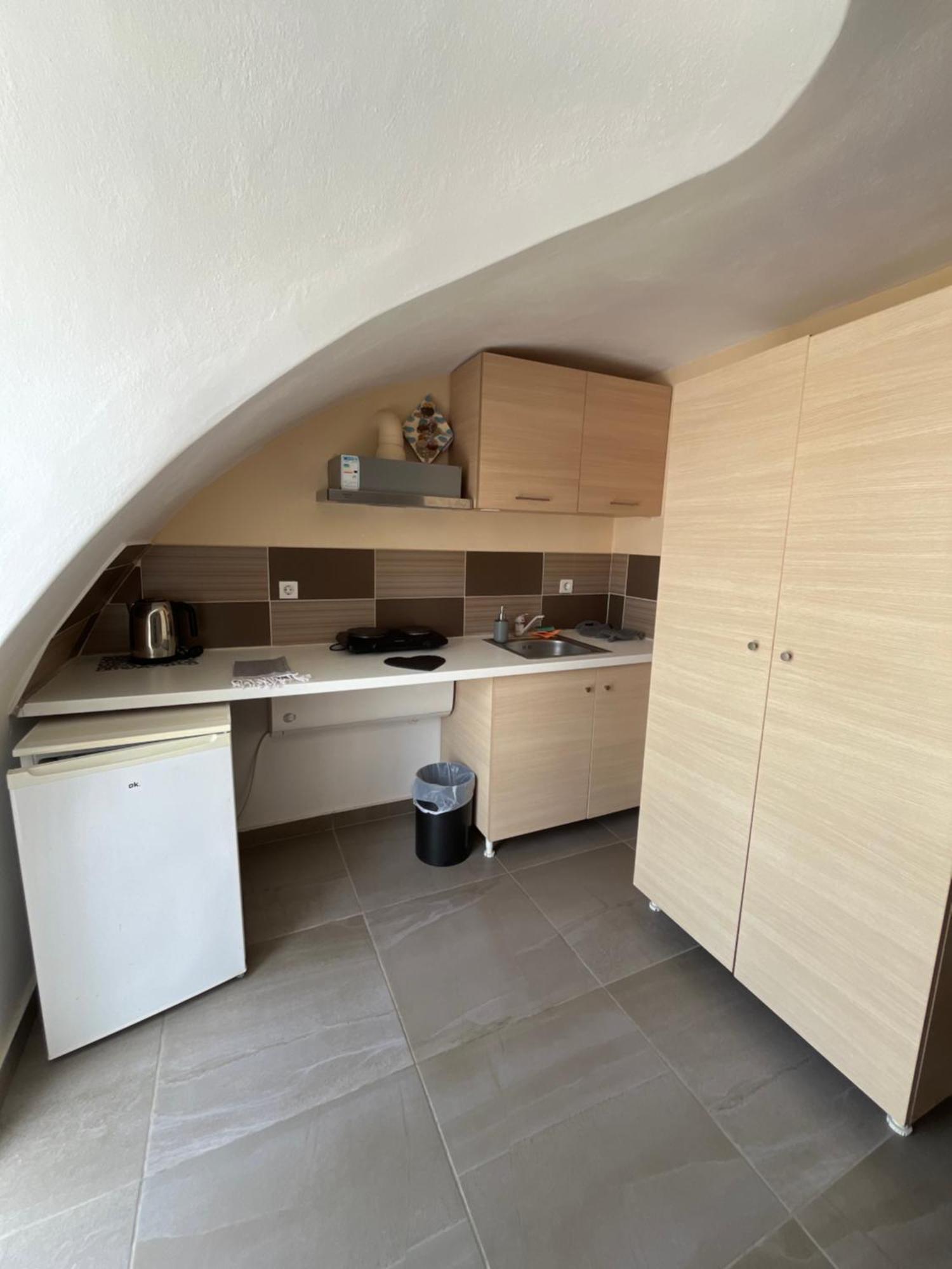 Leon Lux Apartments Perivolos  Exterior photo